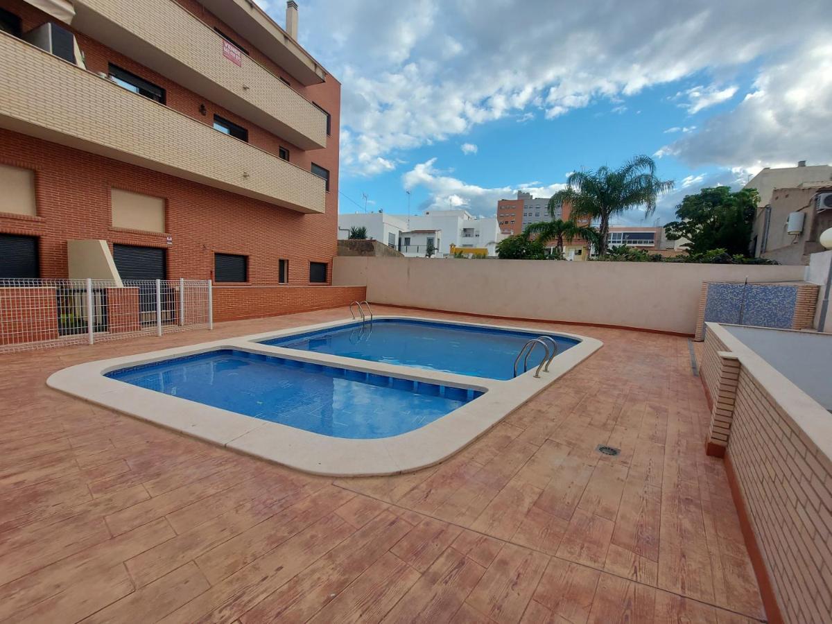 אל קאמפיו Apartamento En Residencial Con Piscina מראה חיצוני תמונה
