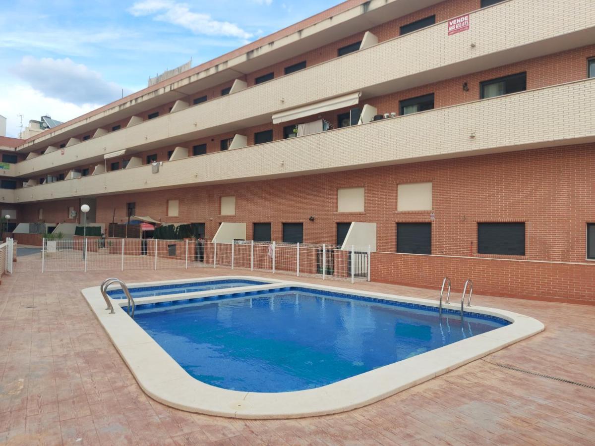 אל קאמפיו Apartamento En Residencial Con Piscina מראה חיצוני תמונה